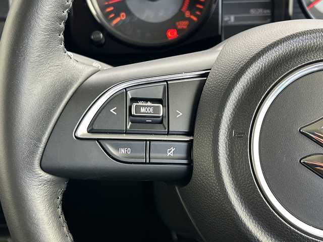 スズキ ジムニー シエラ JC 愛知県 2023(令5)年 0.6万km シフォンアイボリーメタリックブラック2トーンルーフ ALPINE9型ディスプレイオーディオ/(Applecarplay/AndroidAuto/HDMI/USB)/シートヒーター　/前後ドライブレコーダー　/クルーズコントロール　/バックカメラ　　/純正フロアマット/純正マッドフラップ/LEDヘッドライト/ETC/背面タイヤ