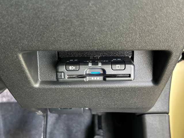 スズキ ジムニー シエラ JC 愛知県 2023(令5)年 0.6万km シフォンアイボリーメタリックブラック2トーンルーフ ALPINE9型ディスプレイオーディオ/(Applecarplay/AndroidAuto/HDMI/USB)/シートヒーター　/前後ドライブレコーダー　/クルーズコントロール　/バックカメラ　　/純正フロアマット/純正マッドフラップ/LEDヘッドライト/ETC/背面タイヤ