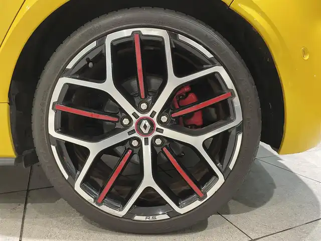 ルノー メガーヌ ルノースポール トロフィー 愛知県 2020(令2)年 4.8万km 黄 Ｒ．ＳトロフィーＥＤＣ　/ＤＩＡＴＯＮＥＳＯＵＤ　/純正ディスプレイオーディオ　/Ｂｌｕｅｔｏｏｔｈ　/ミラーリング　/バックカメラ　/クルーズコントロール　/ＬＫＡ　/ＢＳＭ　/ＰＫＡ　/アンビエントライト　/ＥＴＣ/プッシュスタート/アイドリングストップ/ウィンカーミラー