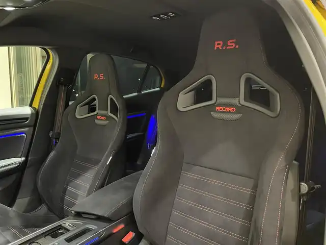 ルノー メガーヌ ルノースポール トロフィー 愛知県 2020(令2)年 4.8万km 黄 Ｒ．ＳトロフィーＥＤＣ　/ＤＩＡＴＯＮＥＳＯＵＤ　/純正ディスプレイオーディオ　/Ｂｌｕｅｔｏｏｔｈ　/ミラーリング　/バックカメラ　/クルーズコントロール　/ＬＫＡ　/ＢＳＭ　/ＰＫＡ　/アンビエントライト　/ＥＴＣ/プッシュスタート/アイドリングストップ/ウィンカーミラー