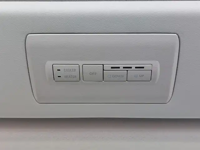 三菱 デリカＤ：５ シャモニー 東京都 2025(令7)年 0.1千km 黒 4WD/登録済み未使用車/オリジナルナビ取付パッケージ/リアモニター取付パッケージ/アラウンドビューカメラ/レーダークルーズコントロール/純正18インチAW/両側パワースライドドア/電動リアゲート/パワーシート/シートヒーター/100V充電/ハンドルヒーター/ブラインドスポットモニター/パドルシフト/LEDヘッドライト/フォグランプ