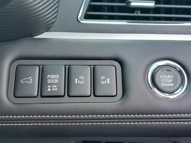 三菱 デリカＤ：５ シャモニー 東京都 2025(令7)年 0.1千km 黒 4WD/登録済み未使用車/オリジナルナビ取付パッケージ/リアモニター取付パッケージ/アラウンドビューカメラ/レーダークルーズコントロール/純正18インチAW/両側パワースライドドア/電動リアゲート/パワーシート/シートヒーター/100V充電/ハンドルヒーター/ブラインドスポットモニター/パドルシフト/LEDヘッドライト/フォグランプ