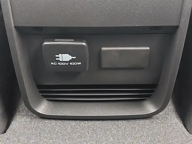 三菱 デリカＤ：５ シャモニー 東京都 2025(令7)年 0.1千km 黒 4WD/登録済み未使用車/オリジナルナビ取付パッケージ/リアモニター取付パッケージ/アラウンドビューカメラ/レーダークルーズコントロール/純正18インチAW/両側パワースライドドア/電動リアゲート/パワーシート/シートヒーター/100V充電/ハンドルヒーター/ブラインドスポットモニター/パドルシフト/LEDヘッドライト/フォグランプ