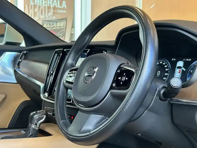 ボルボ Ｖ９０ T6 AWD インスクリプション 宮城県 2017(平29)年 5.2万km クリスタルホワイトP アダプティブクルーズコントロール/レーンキープアシスト/BLIS/パノラマガラスサンルーフ/Bowers&wilkinsサウンドシステム/純正ナビゲーションシステム/360°カメラシステム/アンバーレザーシート/シートベンチレーション/シートヒーター/メモリ機能付きパワーシート/LEDヘッドライト/オートライト/純正20インチAW/スマートキーシステム/パワーバックドア/液晶メーターパネル/ドライブレコーダー