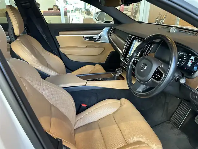 ボルボ Ｖ９０ T6 AWD インスクリプション 宮城県 2017(平29)年 5.2万km クリスタルホワイトP アダプティブクルーズコントロール/レーンキープアシスト/BLIS/パノラマガラスサンルーフ/Bowers&wilkinsサウンドシステム/純正ナビゲーションシステム/360°カメラシステム/アンバーレザーシート/シートベンチレーション/シートヒーター/メモリ機能付きパワーシート/LEDヘッドライト/オートライト/純正20インチAW/スマートキーシステム/パワーバックドア/液晶メーターパネル/ドライブレコーダー
