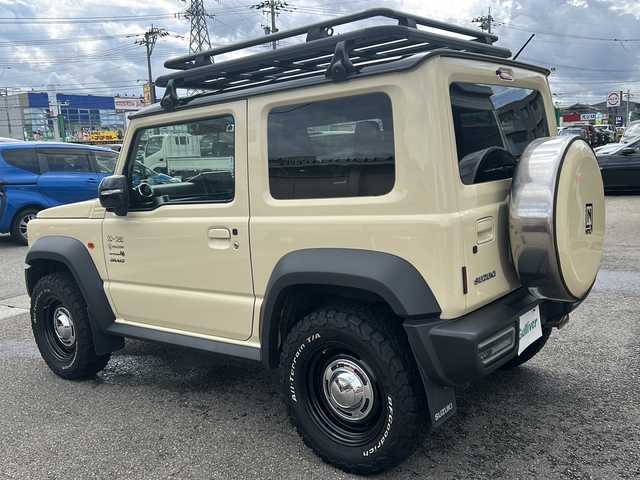 スズキ ジムニー シエラ JC 石川県 2019(令1)年 3.5万km シフォンアイボリーメタリックブラック2トーンルーフ 純正SDナビ【FM/AM/CD/DVD/フルセグ/Bluetooth】/バックカメラ/ETC/前方ドライブレコーダー/トランスファーレバー/スペアキー１本/シートヒーター/クルーズコントロール/プッシュスタート/純正フロアマット/社外16インチアルミホイール/LEDヘッドライト/オートライト/ダウンヒルアシストコントロール/衝突被害軽減システム/レーンキープアシスト/横滑り防止