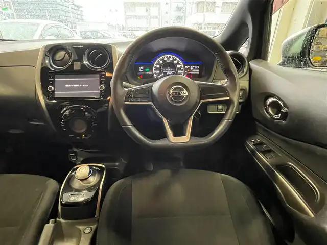 日産 ノート e－パワーオーテック 島根県 2020(令2)年 6.5万km オーロラフレアブルーパール 純正ＳＤナビ　/フルセグＴＶ　/ＤＶＤ再生　/Ｂｌｕｅｔｏｏｔｈ　/全周囲カメラ（フロント、バック、サイド、全周囲）/ＥＴＣ　/レーダークルーズコントール/前後ドライブレコーダー　/衝突軽減ブレーキ/レーンキープアシスト　/前後コーナーセンサー　/オートライト/純正ＬＥＤライト　/純正フロアマット/純正15インチアルミホイール/保証書・取扱説明書・スペアキー1本