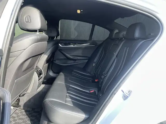 ＢＭＷ ５２３ｉ Mスポーツ 香川県 2018(平30)年 4.7万km アルピンホワイトⅢ ナビ/360度モニターカメラ/前後ドライブレコーダー/黒革シート/全席シートヒーター/サンルーフ/パワーバックドア
