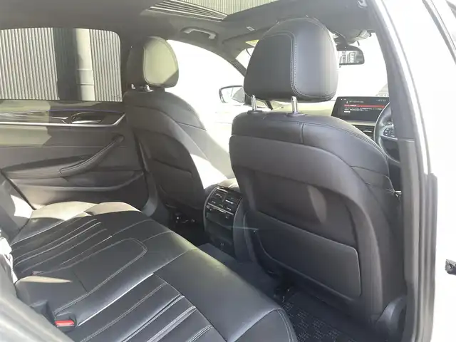ＢＭＷ ５２３ｉ Mスポーツ 香川県 2018(平30)年 4.7万km アルピンホワイトⅢ ナビ/360度モニターカメラ/前後ドライブレコーダー/黒革シート/全席シートヒーター/サンルーフ/パワーバックドア