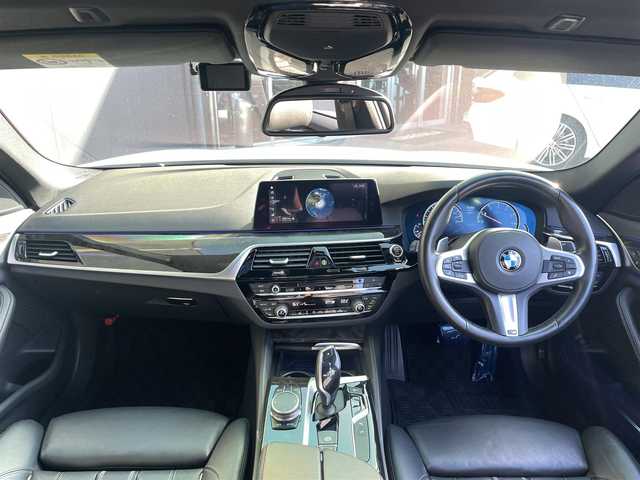 ＢＭＷ ５２３ｉ Mスポーツ 香川県 2018(平30)年 4.7万km アルピンホワイトⅢ ナビ/360度モニターカメラ/前後ドライブレコーダー/黒革シート/全席シートヒーター/サンルーフ/パワーバックドア