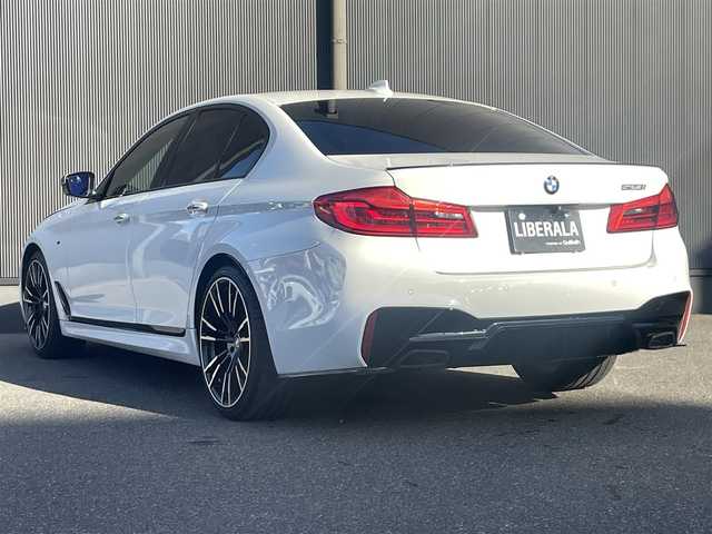 ＢＭＷ ５２３ｉ Mスポーツ 香川県 2018(平30)年 4.7万km アルピンホワイトⅢ ナビ/360度モニターカメラ/前後ドライブレコーダー/黒革シート/全席シートヒーター/サンルーフ/パワーバックドア