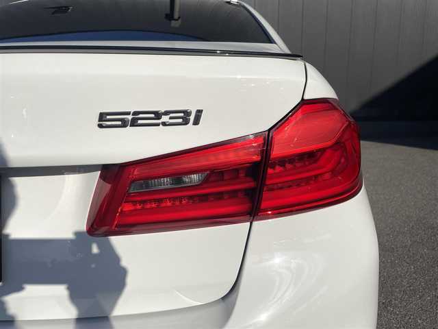 ＢＭＷ ５２３ｉ Mスポーツ 香川県 2018(平30)年 4.7万km アルピンホワイトⅢ ナビ/360度モニターカメラ/前後ドライブレコーダー/黒革シート/全席シートヒーター/サンルーフ/パワーバックドア