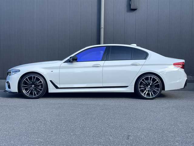 ＢＭＷ ５２３ｉ Mスポーツ 香川県 2018(平30)年 4.7万km アルピンホワイトⅢ ナビ/360度モニターカメラ/前後ドライブレコーダー/黒革シート/全席シートヒーター/サンルーフ/パワーバックドア