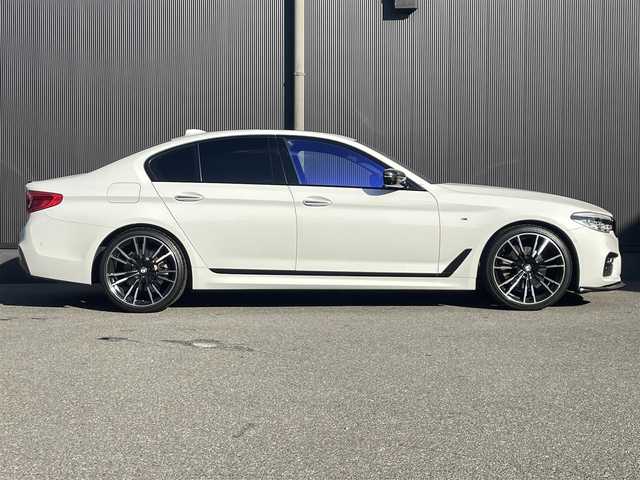 ＢＭＷ ５２３ｉ Mスポーツ 香川県 2018(平30)年 4.7万km アルピンホワイトⅢ ナビ/360度モニターカメラ/前後ドライブレコーダー/黒革シート/全席シートヒーター/サンルーフ/パワーバックドア