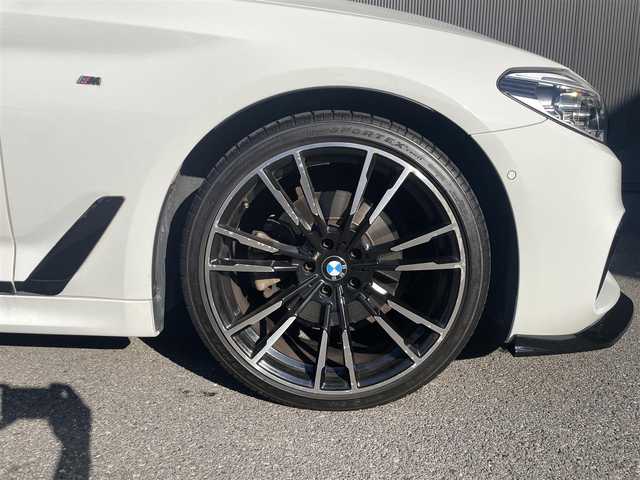 ＢＭＷ ５２３ｉ Mスポーツ 香川県 2018(平30)年 4.7万km アルピンホワイトⅢ ナビ/360度モニターカメラ/前後ドライブレコーダー/黒革シート/全席シートヒーター/サンルーフ/パワーバックドア