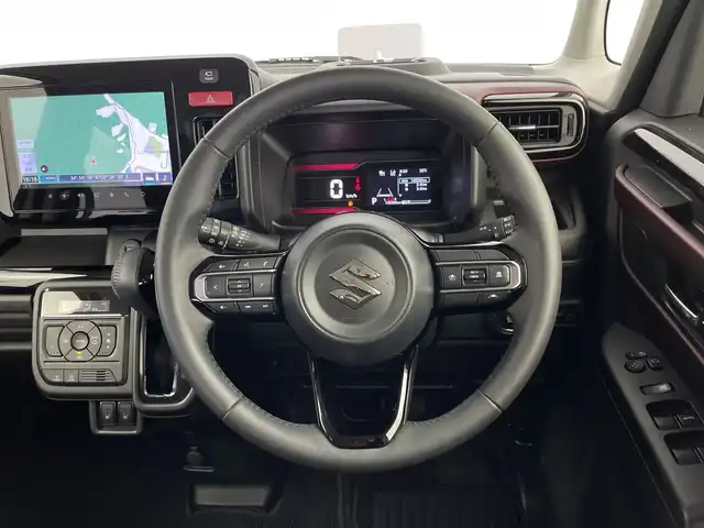 スズキ スペーシア カスタム HYBRID XS 鹿児島県 2024(令6)年 1.5万km ピュアホワイトパール/ブラック2トーン ワンオーナー/純正9インチナビ/（フルセグTV/BT/Applecarplay）/全方位モニター/ドライブレコーダー/デュアルセンサーブレーキサポート/レーンキープアシスト/ブレーキホールド/LEDライト/フォグLEDライト/ビルトインETC/ハーフレザーシート/シートヒーター（D＋N）/オットマン/両側パワースライドドア/純正15インチアルミホイール/アイドリングストップ/横滑り防止機能/フロアマット/ドアバイザー