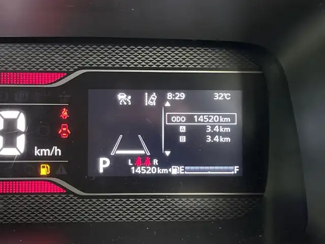 スズキ スペーシア カスタム HYBRID XS 鹿児島県 2024(令6)年 1.5万km ピュアホワイトパール/ブラック2トーン ワンオーナー/純正9インチナビ/（フルセグTV/BT/Applecarplay）/全方位モニター/ドライブレコーダー/デュアルセンサーブレーキサポート/レーンキープアシスト/ブレーキホールド/LEDライト/フォグLEDライト/ビルトインETC/ハーフレザーシート/シートヒーター（D＋N）/オットマン/両側パワースライドドア/純正15インチアルミホイール/アイドリングストップ/横滑り防止機能/フロアマット/ドアバイザー