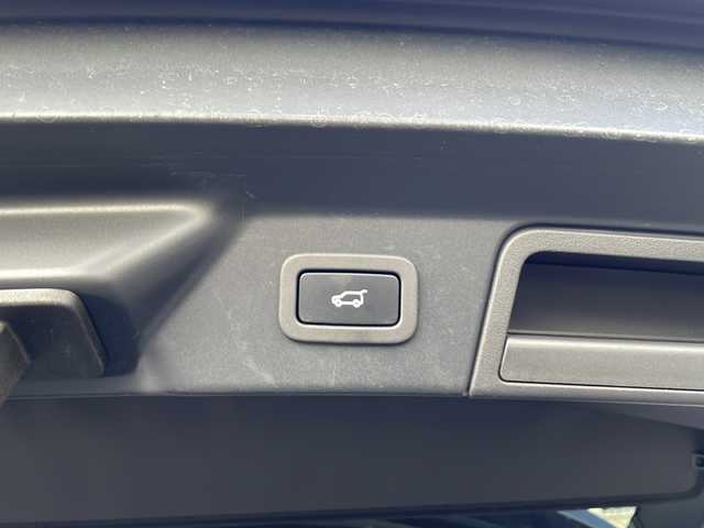 ランドローバー レンジローバーヴェラール SE 180PS 山口県 2019(令1)年 8.6万km 黒 マッドブラックオールラッピング車両/純正タッチパネルディスプレイナビ/360度＆バック＆サイドカメラ/Bluetooth/Apple CarPlay/フルセグTV/レザーシート/前席パワーシート/前席シートヒーター/クルーズコントロール/社外前方ドライブレコーダー/ブラインドスポットモニター/パワーバックドア/コーナーセンサー/スマートキー＆プッシュスタート/純正20インチAW/保証書・取説/スペアキー1個/スペアタイヤ