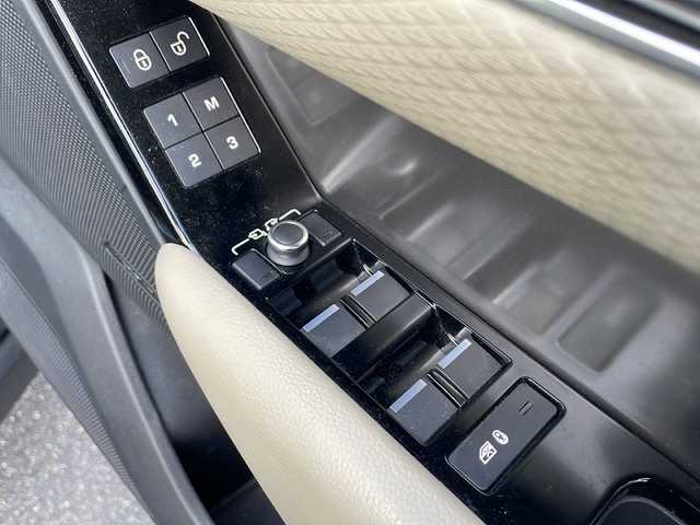 ランドローバー レンジローバーヴェラール SE 180PS 山口県 2019(令1)年 8.6万km 黒 マッドブラックオールラッピング車両/純正タッチパネルディスプレイナビ/360度＆バック＆サイドカメラ/Bluetooth/Apple CarPlay/フルセグTV/レザーシート/前席パワーシート/前席シートヒーター/クルーズコントロール/社外前方ドライブレコーダー/ブラインドスポットモニター/パワーバックドア/コーナーセンサー/スマートキー＆プッシュスタート/純正20インチAW/保証書・取説/スペアキー1個/スペアタイヤ