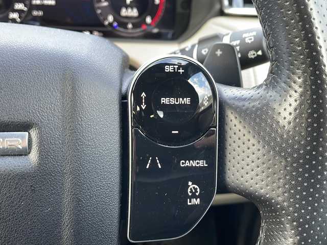 ランドローバー レンジローバーヴェラール SE 180PS 山口県 2019(令1)年 8.6万km 黒 マッドブラックオールラッピング車両/純正タッチパネルディスプレイナビ/360度＆バック＆サイドカメラ/Bluetooth/Apple CarPlay/フルセグTV/レザーシート/前席パワーシート/前席シートヒーター/クルーズコントロール/社外前方ドライブレコーダー/ブラインドスポットモニター/パワーバックドア/コーナーセンサー/スマートキー＆プッシュスタート/純正20インチAW/保証書・取説/スペアキー1個/スペアタイヤ