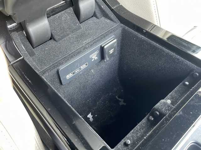 ランドローバー レンジローバーヴェラール SE 180PS 山口県 2019(令1)年 8.6万km 黒 マッドブラックオールラッピング車両/純正タッチパネルディスプレイナビ/360度＆バック＆サイドカメラ/Bluetooth/Apple CarPlay/フルセグTV/レザーシート/前席パワーシート/前席シートヒーター/クルーズコントロール/社外前方ドライブレコーダー/ブラインドスポットモニター/パワーバックドア/コーナーセンサー/スマートキー＆プッシュスタート/純正20インチAW/保証書・取説/スペアキー1個/スペアタイヤ