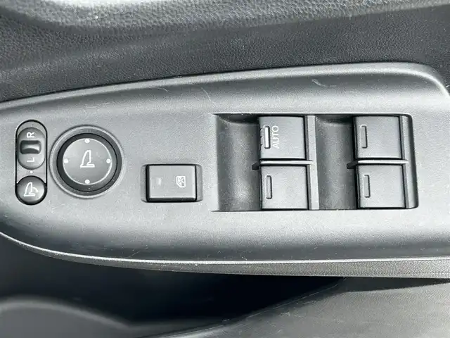 ホンダ フィット ハイブリット Lパッケージ 栃木県 2015(平27)年 7.6万km ミッドナイトブルービームM ホンダセンシング/純正7インチナビ/フルセグTV/DVD/Bluetooth/バックカメラ/ビルトインETC/前ドライブレコーダー/クルーズコントロール/プッシュスタート/ステアリングリモコン/LEDオートライト/アイドリングストップ/横滑り防止装置/純正フロアマット/ドアバイザー/電動格納ミラー