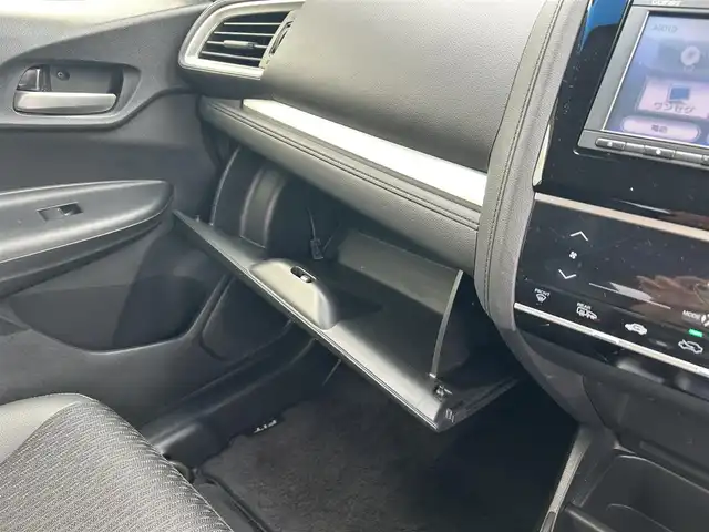 ホンダ フィット ハイブリット Lパッケージ 栃木県 2015(平27)年 7.6万km ミッドナイトブルービームM ホンダセンシング/純正7インチナビ/フルセグTV/DVD/Bluetooth/バックカメラ/ビルトインETC/前ドライブレコーダー/クルーズコントロール/プッシュスタート/ステアリングリモコン/LEDオートライト/アイドリングストップ/横滑り防止装置/純正フロアマット/ドアバイザー/電動格納ミラー