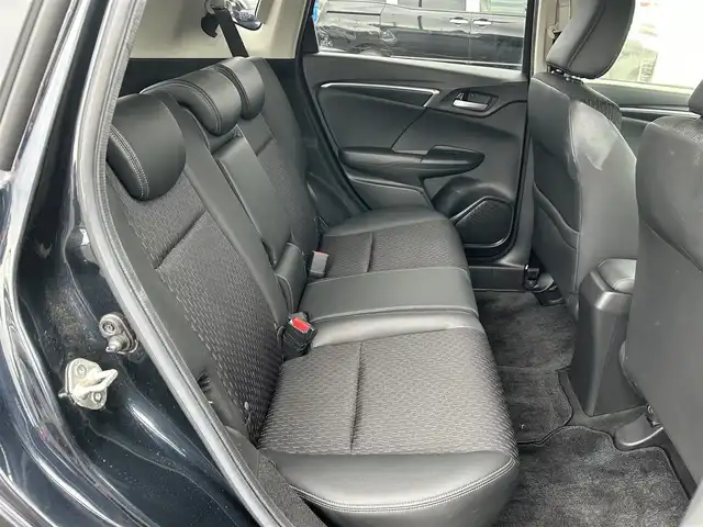 ホンダ フィット ハイブリット Lパッケージ 栃木県 2015(平27)年 7.6万km ミッドナイトブルービームM ホンダセンシング/純正7インチナビ/フルセグTV/DVD/Bluetooth/バックカメラ/ビルトインETC/前ドライブレコーダー/クルーズコントロール/プッシュスタート/ステアリングリモコン/LEDオートライト/アイドリングストップ/横滑り防止装置/純正フロアマット/ドアバイザー/電動格納ミラー