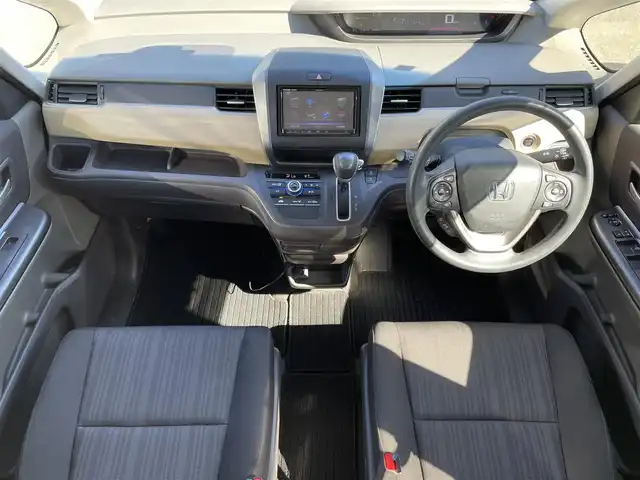 ホンダ フリード G ホンダセンシング 福岡県 2018(平30)年 4.1万km ホワイトオーキッドパール 社外7型SDナビ（フルセグTV/CD/DVD/BT）バックカメラホンダセンシングレーダークルコン両側パワスラ前後ドラレコETC純正LEDヘッドライト純正フロアマットスマートキープッシュスタート