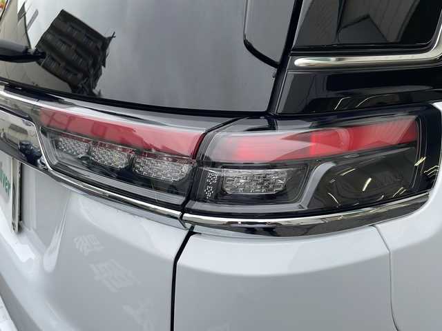 クライスラー・ジープ ジープ コマンダー リミテッド 東京都 2023(令5)年 1.5万km 白Ⅱ ワンオーナー/コマンドビューデュアルペインパノラミックサンルーフ/純正10.1インチタッチパネルモニター/サラウンドビューカメラ/衝突被害軽減ブレーキ/ハンズフリーパワーテールゲート/ハイウェイアシスト/アクティブレーンマネジメント/トラフィックサインアシスト/ヒルディセントコントロール/ステアリングスイッチ/革巻きステアリング/ステアリングヒーター/ミラーヒーター/クルーズコントロール/パークセンス/アクティブパークセンス/前後ドライブレコーダー/ビルトイン2.0ETC/ミュージックプレイヤー接続（USB.BT）/カーテンエアバック/純正18インチアルミホイール/純正フロアマット