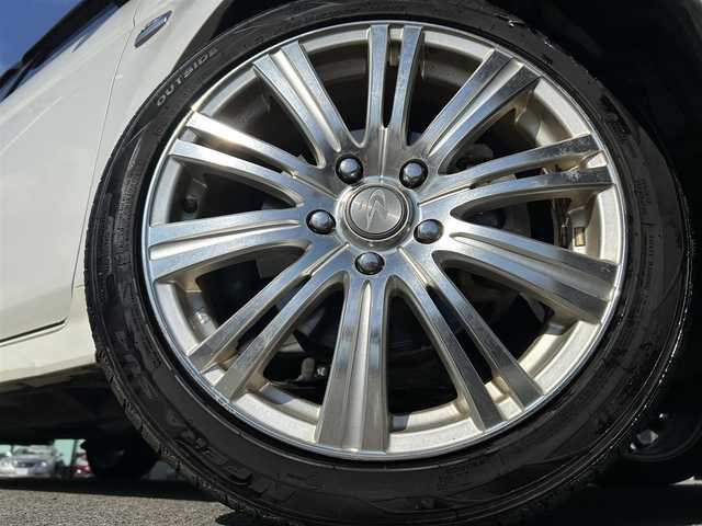 トヨタ アイシス プラタナ Vセレ ホワイトインテP 愛媛県 2012(平24)年 7.1万km ホワイトパールクリスタルシャイン 登録時走行距離：70282Km/ディーラーOP純正SDメモリーナビ/AM/FM/DVD/ワンセグTV/BT/バックカメラ/3列シート/エンジンスタートボタン/ＡＢS/キセノンヘッドライト/オートライト/フォグランプ/両側パワスラ/スマートキー/スペアキー1本/純正フロアマット/社外アルミホイール/フロント/リアエアロ