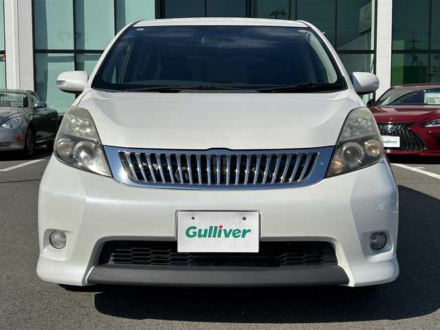 トヨタ アイシス プラタナ Vセレ ホワイトインテP 愛媛県 2012(平24)年 7.1万km ホワイトパールクリスタルシャイン 登録時走行距離：70282Km/ディーラーOP純正SDメモリーナビ/AM/FM/DVD/ワンセグTV/BT/バックカメラ/3列シート/エンジンスタートボタン/ＡＢS/キセノンヘッドライト/オートライト/フォグランプ/両側パワスラ/スマートキー/スペアキー1本/純正フロアマット/社外アルミホイール/フロント/リアエアロ