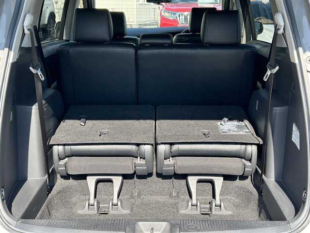 トヨタ アイシス プラタナ Vセレ ホワイトインテP 愛媛県 2012(平24)年 7.1万km ホワイトパールクリスタルシャイン 登録時走行距離：70282Km/ディーラーOP純正SDメモリーナビ/AM/FM/DVD/ワンセグTV/BT/バックカメラ/3列シート/エンジンスタートボタン/ＡＢS/キセノンヘッドライト/オートライト/フォグランプ/両側パワスラ/スマートキー/スペアキー1本/純正フロアマット/社外アルミホイール/フロント/リアエアロ