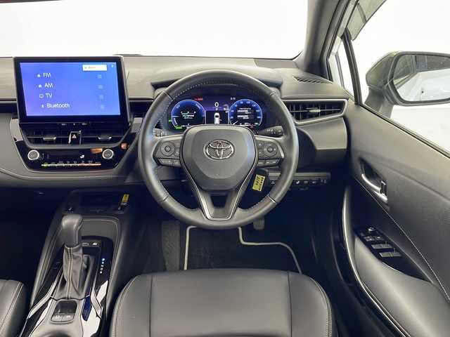 トヨタ カローラツーリング ハイブリッド ダブルバイビー 愛知県 2024(令6)年 3万km プラチナホワイトパールマイカ /禁煙車//純正10.25インチナビ//フルセグTV・AMFM・Bluetooth・USB//バックカメラ//ビルトインETC2.0//前後ドライブレコーダー(バックカメラ併用)//トヨタセーフティセンス//レーダークルーズコントロール//プロアクティブドライビングアシスト//前後クリアランスソナー//LEDヘッドライト//オートライト//フロントフォグランプ//合皮&レザテックシート//前席シートヒーター//ナノイーX//AC100V電源//純正フロアマット//純正ドアバイザー//純正17インチアルミホイール//革巻きステアリング//ステアリングスイッチ//ステアリングヒーター//プッシュスタート//電動格納ミラー//イモビライザー