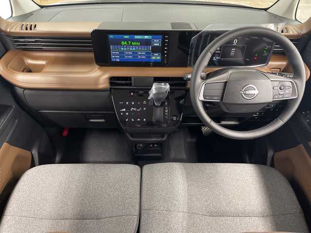 日産 ルークス ハイウェイスター X 神奈川県 2025(令7)年 0.1千km カシミヤグレージュ 届出済未使用車/３６０°セーフティアシスト/純正９型ディスプレイオーディオ/（AM/FM/BT/USB/ＣａｒＰｌａｙ)/バックカメラ/両側パワースライドドア/前席シートヒーター/ステアリングヒーター/ＬＥＤオートライト/前後コーナーセンサー/純正１４インチアルミホイール/プッシュスタート/スマートキー/新車時保証書/取扱説明書/スペアキー