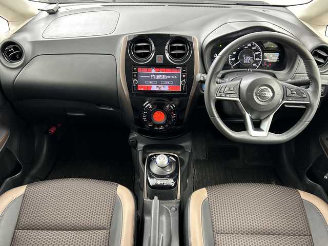 日産 ノート e－パワー メダリスト FOUR 福島県 2018(平30)年 3.6万km ピンク /禁煙車//アラウンドビューモニター//デジタルインナーミラー//レーダークルーズコントロール//純正7インチナビ/CD・DVD・BT・MSV・フルセグTV//クリアランスソナー//エンジンスターター//ハーフレザーシート//オートハイビーム//ドライブレコーダー//ETC//純正LEDライト//フォグライト//ステアリングリモコン//４WD//取説・保証書//スペアキー