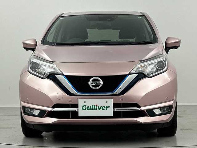 日産 ノート e－パワー メダリスト FOUR 福島県 2018(平30)年 3.6万km ピンク /禁煙車//アラウンドビューモニター//デジタルインナーミラー//レーダークルーズコントロール//純正7インチナビ/CD・DVD・BT・MSV・フルセグTV//クリアランスソナー//エンジンスターター//ハーフレザーシート//オートハイビーム//ドライブレコーダー//ETC//純正LEDライト//フォグライト//ステアリングリモコン//４WD//取説・保証書//スペアキー
