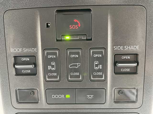 トヨタ アルファード Z 神奈川県 2025(令7)年 0.7万km ブラック 純正ナビ　/全方囲カメラ　/Bluetooth　/AppleCarPlay　/AndroidAuto　/ETC2.0　/快適温熱シート　/ベンチレーションシート　/ステアリングヒーター/レーダークルーズ　/ガラスルーフ/電動サイドシェード/デジタルインナーミラー