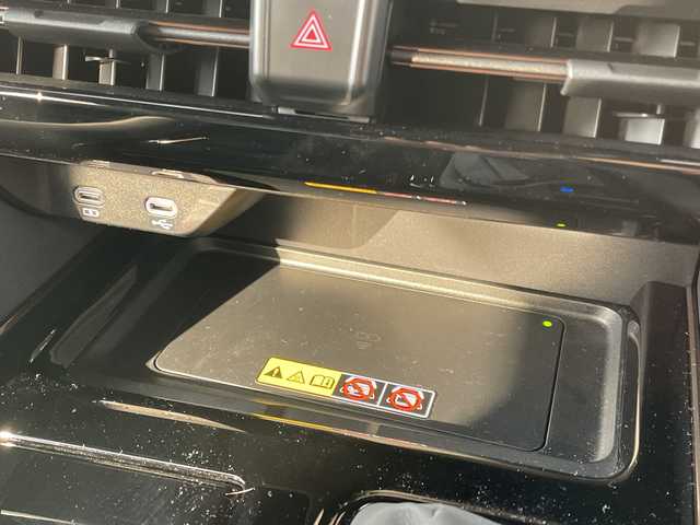 トヨタ アルファード Z 神奈川県 2025(令7)年 0.7万km ブラック 純正ナビ　/全方囲カメラ　/Bluetooth　/AppleCarPlay　/AndroidAuto　/ETC2.0　/快適温熱シート　/ベンチレーションシート　/ステアリングヒーター/レーダークルーズ　/ガラスルーフ/電動サイドシェード/デジタルインナーミラー