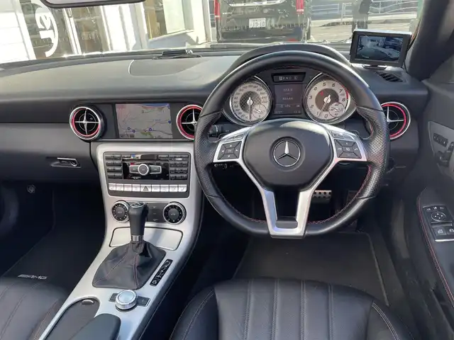 メルセデス・ベンツ ＳＬＫ２００ ブルーエフィシェンシー 神奈川県 2013(平25)年 4.9万km オブシディアンブラック 純正HDDナビ/　（CD・Bluetooth）/フルセグTV/AMGスポーツパッケージ/レーダーセーフティパッケージ/黒革シート/シートヒーター/パワーシート/プレセーフブレーキ/アテンションアシスト/ブラインドスポットモニター/レーンキープアシスト/パドルシフト/コーナーセンサー/キーレスゴー/ETC/保証書/取扱説明書