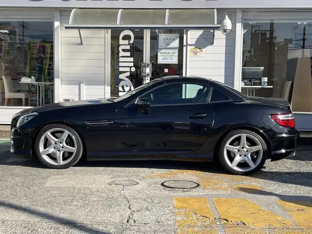 メルセデス・ベンツ ＳＬＫ２００ ブルーエフィシェンシー 神奈川県 2013(平25)年 4.9万km オブシディアンブラック 純正HDDナビ/　（CD・Bluetooth）/フルセグTV/AMGスポーツパッケージ/レーダーセーフティパッケージ/黒革シート/シートヒーター/パワーシート/プレセーフブレーキ/アテンションアシスト/ブラインドスポットモニター/レーンキープアシスト/パドルシフト/コーナーセンサー/キーレスゴー/ETC/保証書/取扱説明書