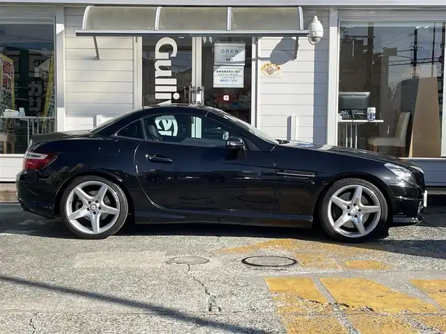 メルセデス・ベンツ ＳＬＫ２００ ブルーエフィシェンシー 神奈川県 2013(平25)年 4.9万km オブシディアンブラック 純正HDDナビ/　（CD・Bluetooth）/フルセグTV/AMGスポーツパッケージ/レーダーセーフティパッケージ/黒革シート/シートヒーター/パワーシート/プレセーフブレーキ/アテンションアシスト/ブラインドスポットモニター/レーンキープアシスト/パドルシフト/コーナーセンサー/キーレスゴー/ETC/保証書/取扱説明書