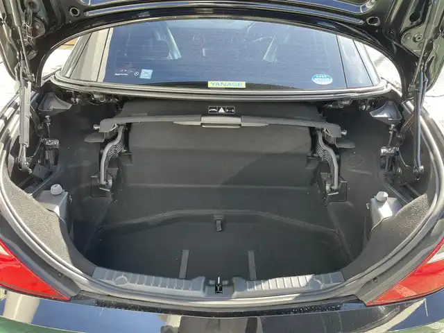 メルセデス・ベンツ ＳＬＫ２００ ブルーエフィシェンシー 神奈川県 2013(平25)年 4.9万km オブシディアンブラック 純正HDDナビ/　（CD・Bluetooth）/フルセグTV/AMGスポーツパッケージ/レーダーセーフティパッケージ/黒革シート/シートヒーター/パワーシート/プレセーフブレーキ/アテンションアシスト/ブラインドスポットモニター/レーンキープアシスト/パドルシフト/コーナーセンサー/キーレスゴー/ETC/保証書/取扱説明書