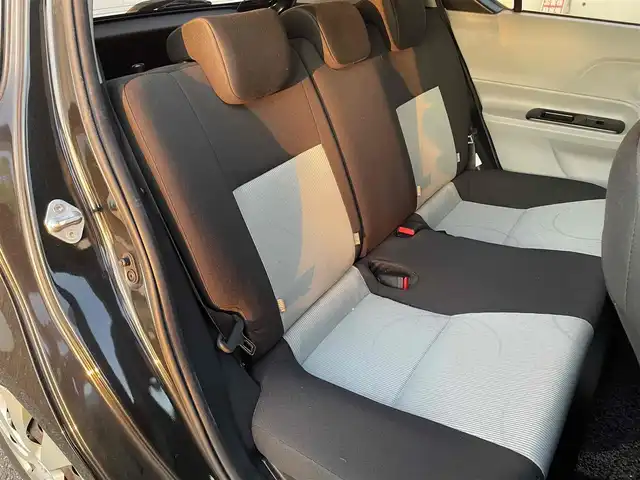 トヨタ アクア S 千葉県 2012(平24)年 11.4万km ブラックマイカ 【(株)IDOMが運営する【じしゃロン八千代店】の自社ローン対象車両になります。こちらは現金ご利用時の価格です。自社ローンご希望の方は別途その旨お申付け下さい。】/純正ナビ/バックカメラ