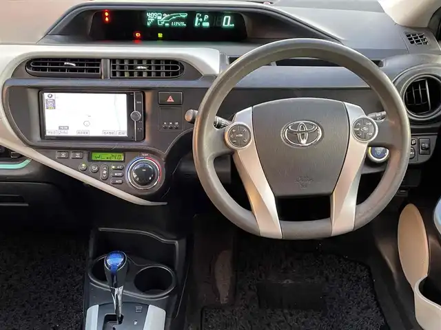 トヨタ アクア S 千葉県 2012(平24)年 11.4万km ブラックマイカ 【(株)IDOMが運営する【じしゃロン八千代店】の自社ローン対象車両になります。こちらは現金ご利用時の価格です。自社ローンご希望の方は別途その旨お申付け下さい。】/純正ナビ/バックカメラ