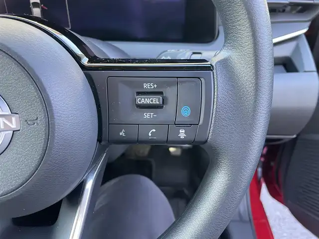 日産 ノート e－パワー X 島根県 2021(令3)年 3.3万km ガーネットレッド プロパイロット　/・レーダークルーズコントロール/・レーンアシスト/純正９インチメモリナビ　/(AM/FM/フルセグTV/Ｂｌｕｅｔｏｏｔｈ接続)/全方位／バックカメラ　/前方ドライブレコーダー　/ビルトインＥＴＣ2.0　/後側方車両検知警報/前後コーナーセンサー/インテリジェントエマージェンシーブレーキ　/電動パーキングブレーキ/オートホールド　/オートハイビーム／ライト　/置くだけ充電　/スマートキー/純正フロアマット/保証書・取扱説明書（本体＋ナビ）/スペアキー1本