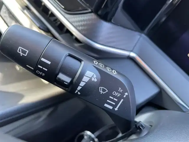 日産 ノート e－パワー X 島根県 2021(令3)年 3.3万km ガーネットレッド プロパイロット　/・レーダークルーズコントロール/・レーンアシスト/純正９インチメモリナビ　/(AM/FM/フルセグTV/Ｂｌｕｅｔｏｏｔｈ接続)/全方位／バックカメラ　/前方ドライブレコーダー　/ビルトインＥＴＣ2.0　/後側方車両検知警報/前後コーナーセンサー/インテリジェントエマージェンシーブレーキ　/電動パーキングブレーキ/オートホールド　/オートハイビーム／ライト　/置くだけ充電　/スマートキー/純正フロアマット/保証書・取扱説明書（本体＋ナビ）/スペアキー1本