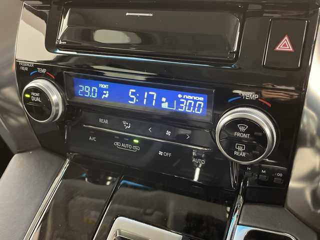 トヨタ ヴェルファイア Z Gエディション 新潟県 2015(平27)年 8.1万km バーニングブラッククリスタルシャインガラスフレーク プリクラッシュセーフティ/レーダークルーズントロール/インテリジェントクリアランスソナー/純正9インチディーラーOPナビ（NSZT-Y64T）/　・バックカメラ/　・フルセグTV/　・Bluetooth/　・HDMI/　・CD/DVD/SD再生機能/フリップダウンモニター/ビルトインETC/電動リアゲート/両側パワースライドドア/前席パワーシート/D席メモリシート/オートライト/LEDヘッドライト/プッシュスタート/ステアリングヒーター/ステアリングスイッチ/オートドアミラー/アイドリングストップ/純正フロアマット/ドアバイザー