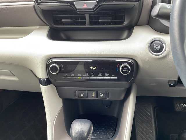 トヨタ ヤリス Z 山形県 2020(令2)年 1.6万km ブラック/アイスピンクメタリック 禁煙車/４WD/トヨタセーフティセンス/ブラインドスポットモニター/クルーズコントロール/オートマチックハイビーム/横滑り防止装置/レーンキープアシスト/全方位カメラ/前後コーナーセンサー/前後ドライブレコーダー/純正ディスプレイオーディオ/（Bluetooth/フルセグ/AM/FM/USB)/nanoe/ハーフレザー/前席シートヒーター/スマートキー×２/純正エンジンスターター/純正アルミホイール/電動格納ミラー/ドアバイザー/取扱説明書/記録簿