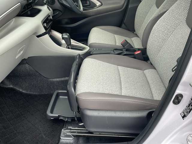 トヨタ ヤリス Z 山形県 2020(令2)年 1.6万km ブラック/アイスピンクメタリック 禁煙車/４WD/トヨタセーフティセンス/ブラインドスポットモニター/クルーズコントロール/オートマチックハイビーム/横滑り防止装置/レーンキープアシスト/全方位カメラ/前後コーナーセンサー/前後ドライブレコーダー/純正ディスプレイオーディオ/（Bluetooth/フルセグ/AM/FM/USB)/nanoe/ハーフレザー/前席シートヒーター/スマートキー×２/純正エンジンスターター/純正アルミホイール/電動格納ミラー/ドアバイザー/取扱説明書/記録簿